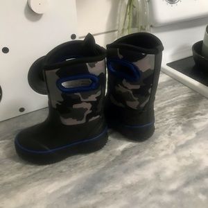 Toddler Boys Size 5 Lightweight Rain Snow Winter Boots New